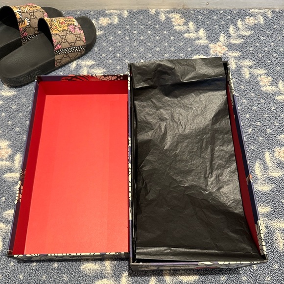 Gucci Beach Slides - Bengal Tiger - Picture 7 of 8